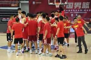  需要好好总结！中国男篮全队27个失误涉险过关 后卫群合计18个！